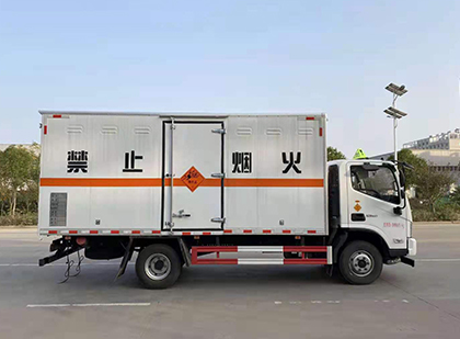 洛龙爆破器材运输车
