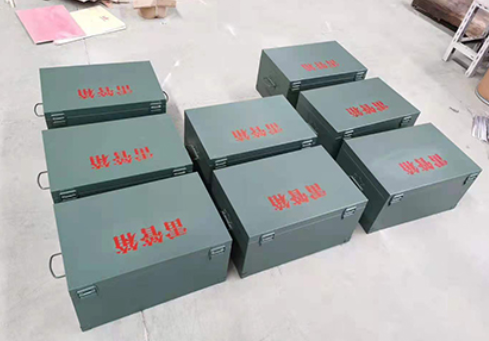 洛龙炸药箱和雷管箱一般是怎么存放的？