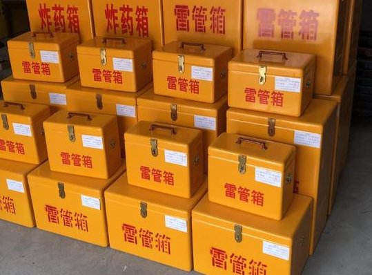 洛龙玻璃钢雷管箱的使用寿命一般是多少？