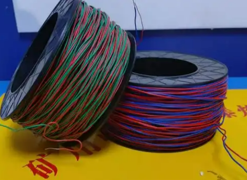 洛龙放炮线的主要材质有哪些？不同材质的适用场景有何区别？